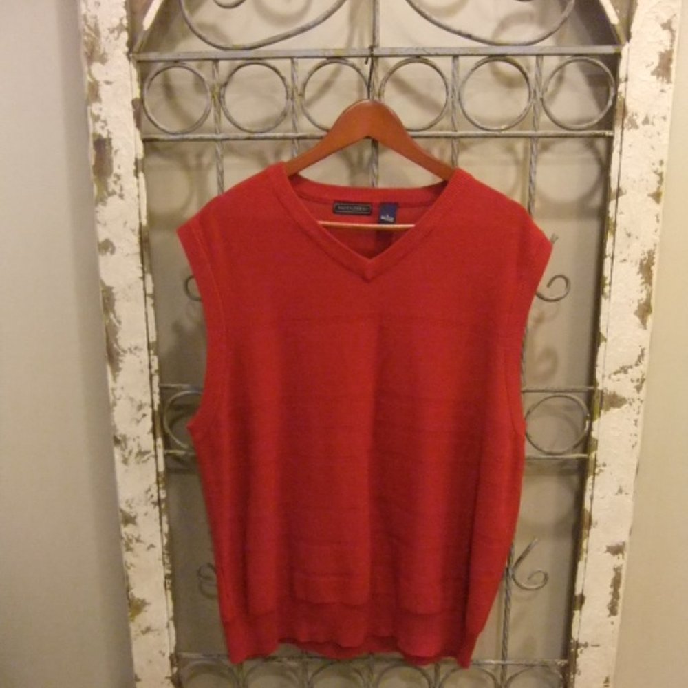SADDLEBRED V-NECK SWEATER VEST MENS -LARGE